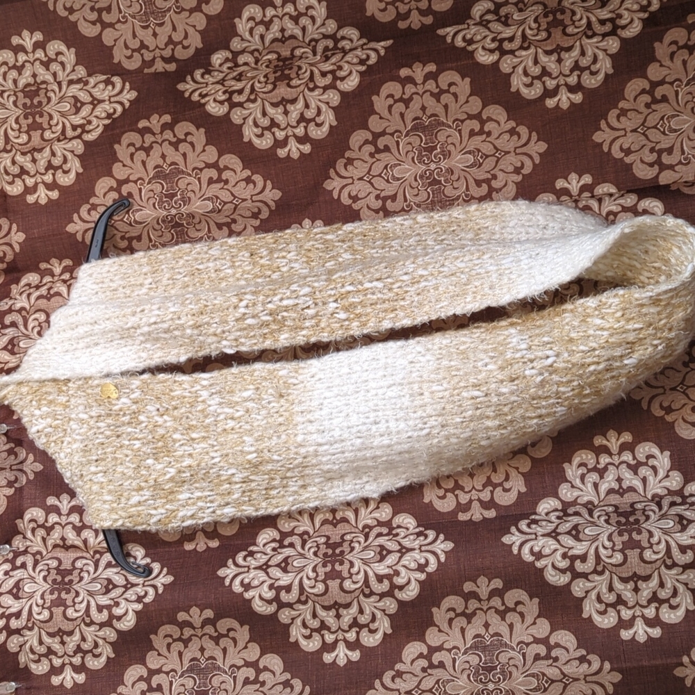 BETSEY JOHNSON INFINITY WINTER SCARF